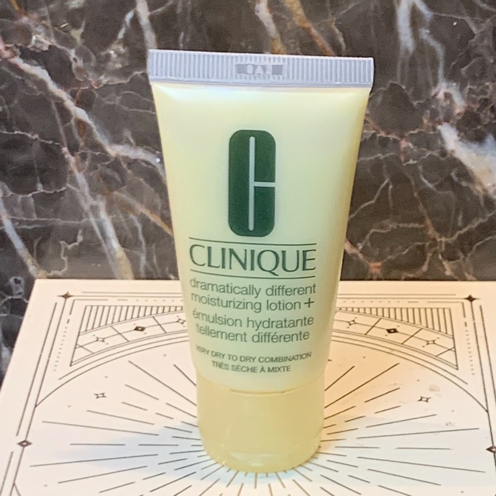 5 for $25 item 🌺 Mini Clinique Dramatically Different Moisturizing Lotion